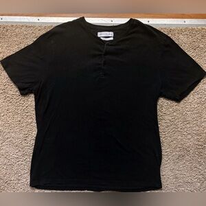Zara Men's XXL Black Short Sleeve Henley T-Shirt 1/4 Button Up Neckline Like New